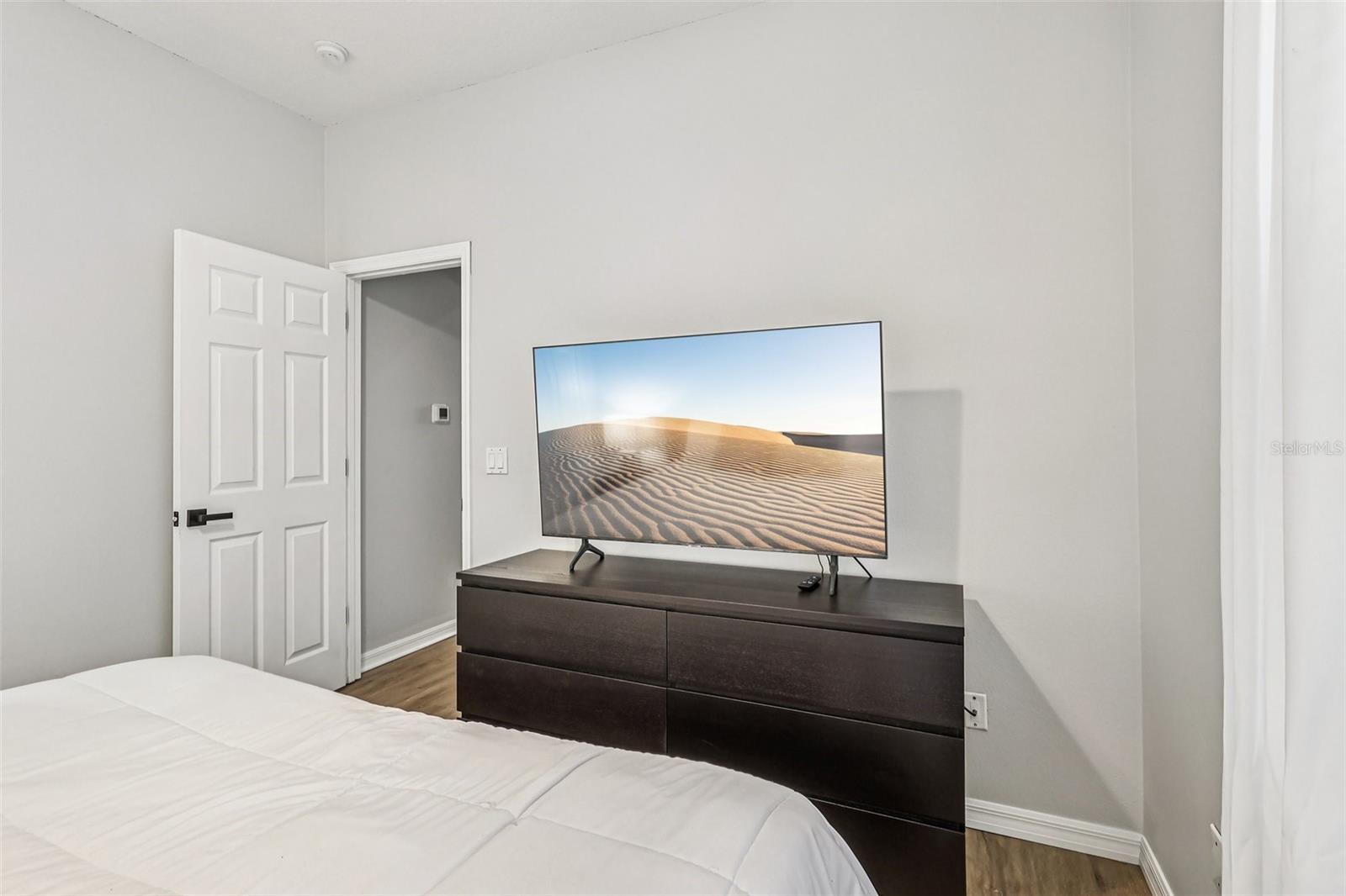 Image 18 of 34 For 221 Westmoreland Circle