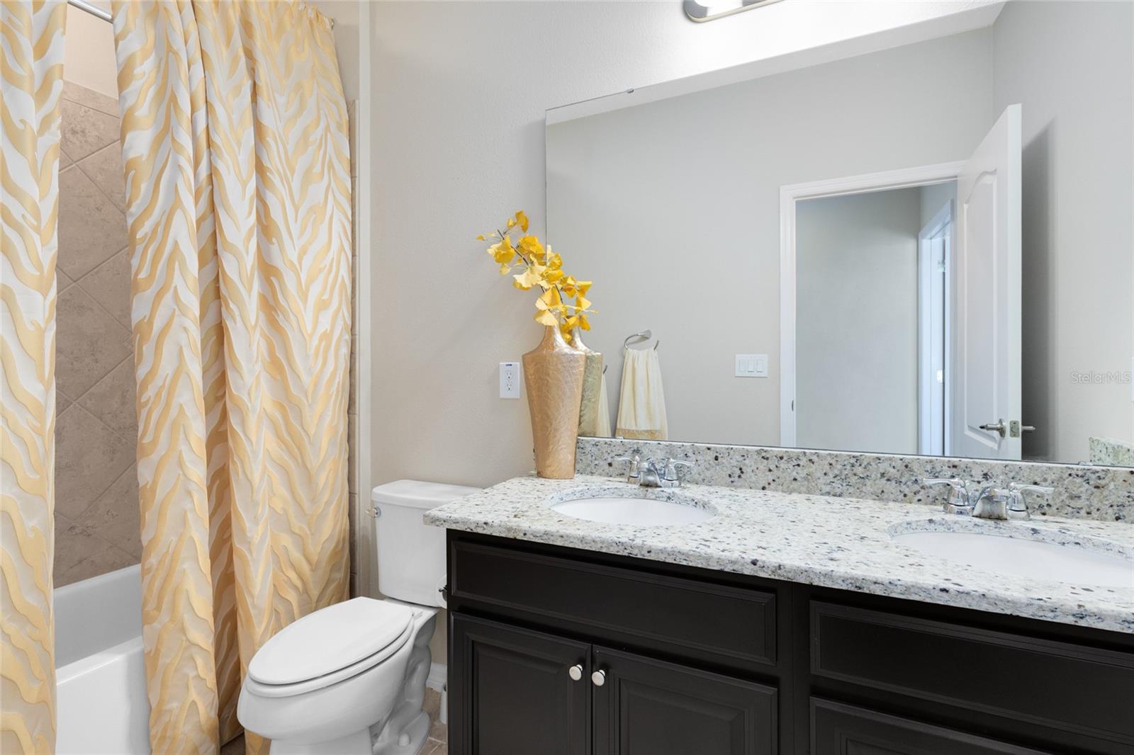 Image 38 of 65 For 14153 Corrigan Avenue