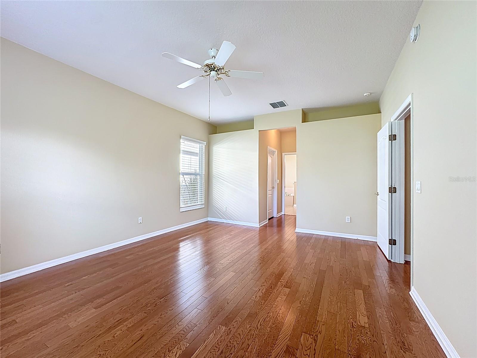 Image 11 of 46 For 2409 Twickingham Court