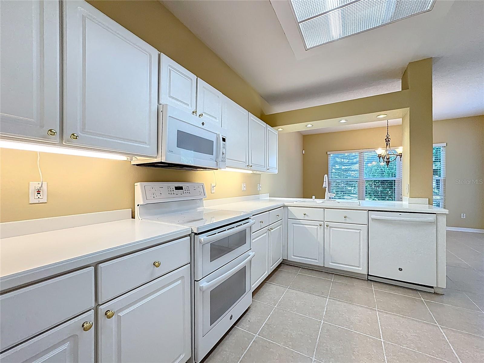 Image 23 of 46 For 2409 Twickingham Court