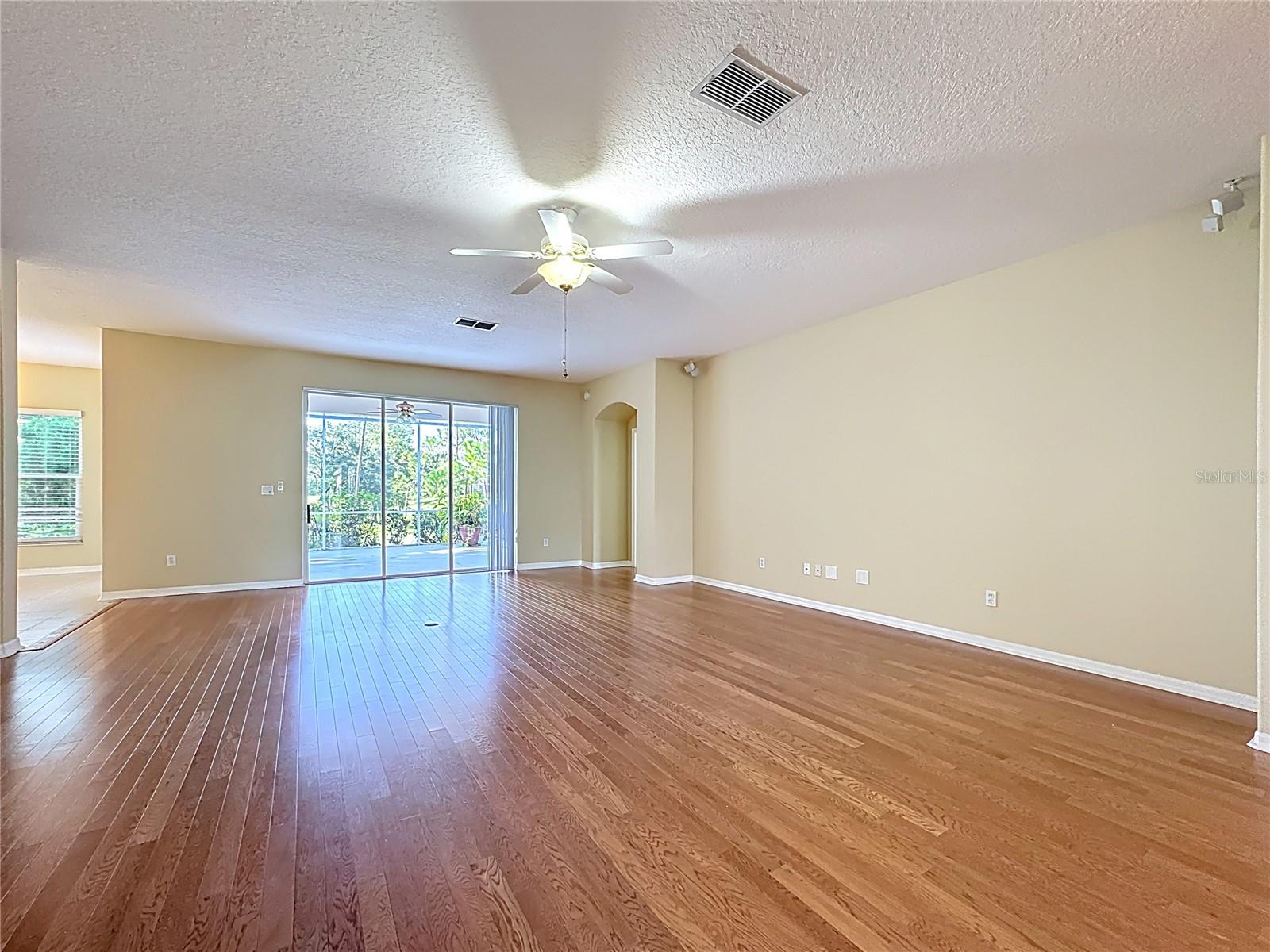 Image 6 of 46 For 2409 Twickingham Court