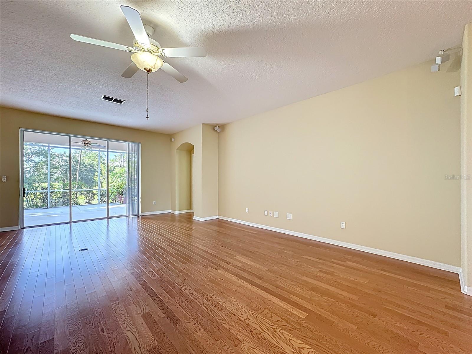 Image 7 of 46 For 2409 Twickingham Court