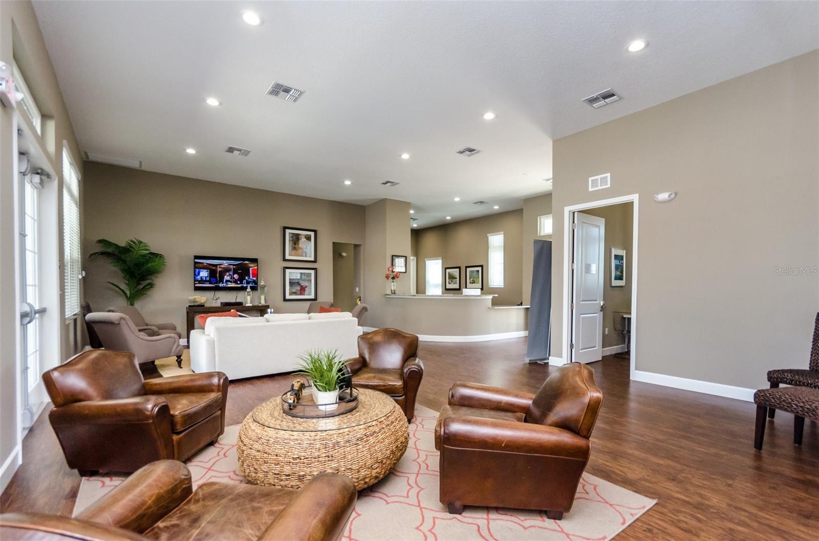 Image 19 of 25 For 8932 Shine Drive