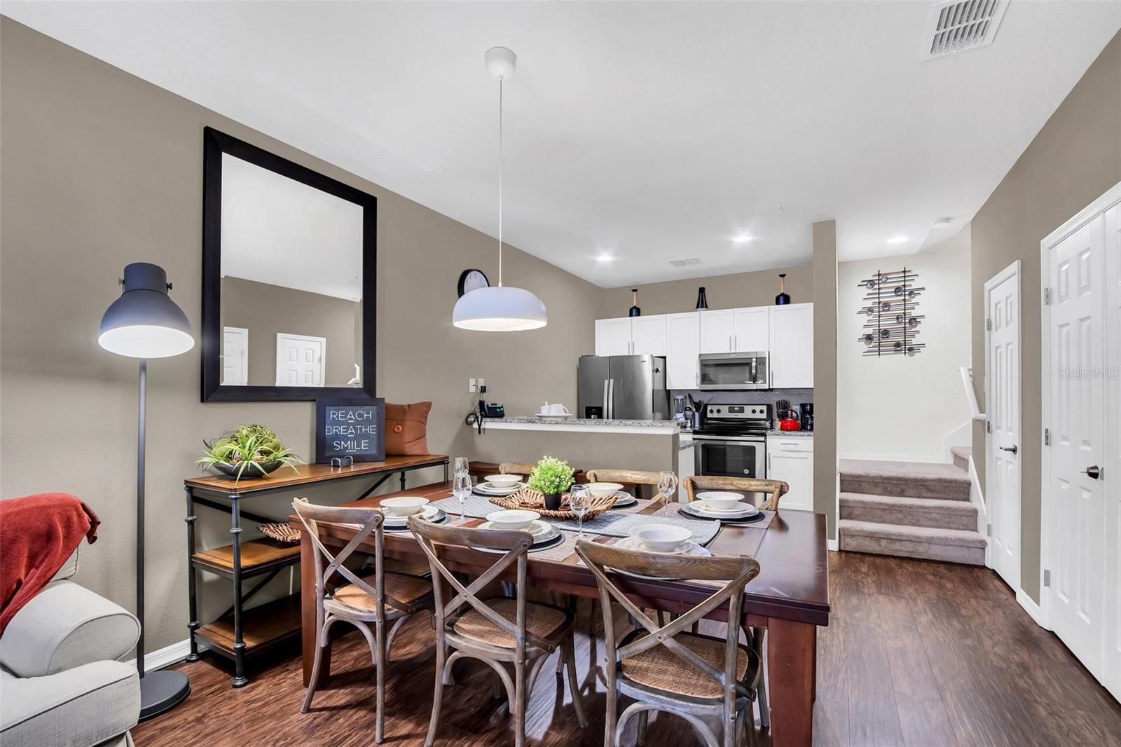 Image 4 of 25 For 8932 Shine Drive