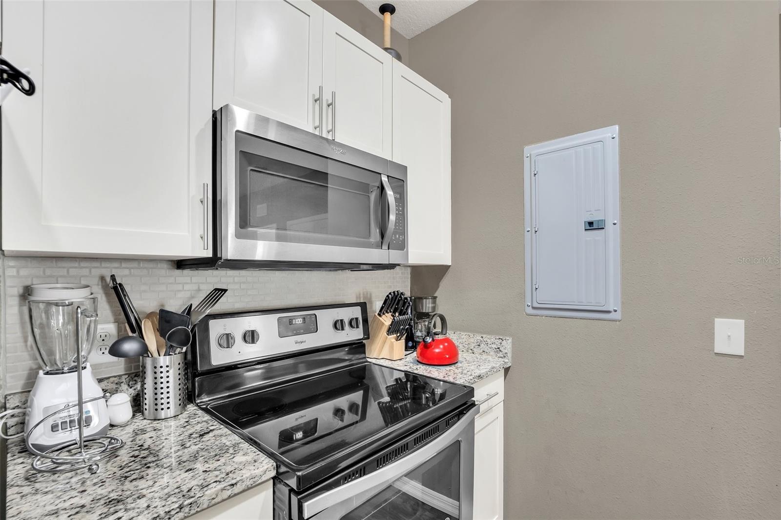 Image 7 of 25 For 8932 Shine Drive