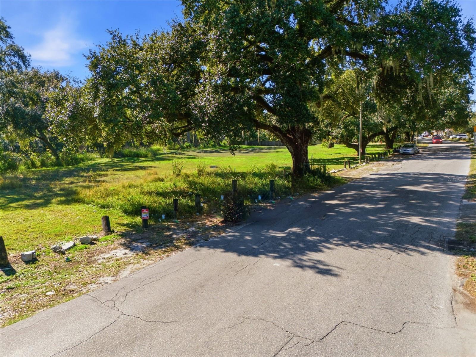 Image 13 of 18 For 2011 Mulberry Drive