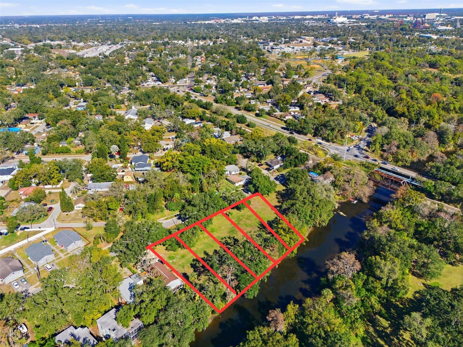 Image 6 of 18 For 2011 Mulberry Drive