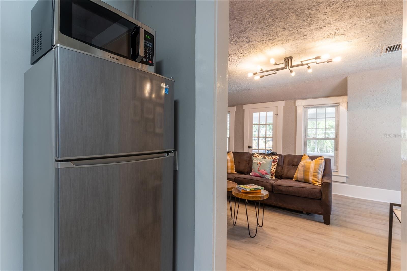 Image 23 of 36 For 515.5 Daniels Avenue