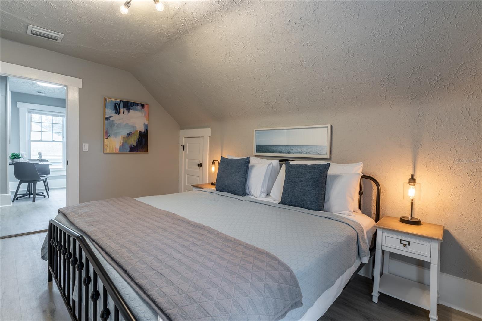 Image 8 of 36 For 515.5 Daniels Avenue