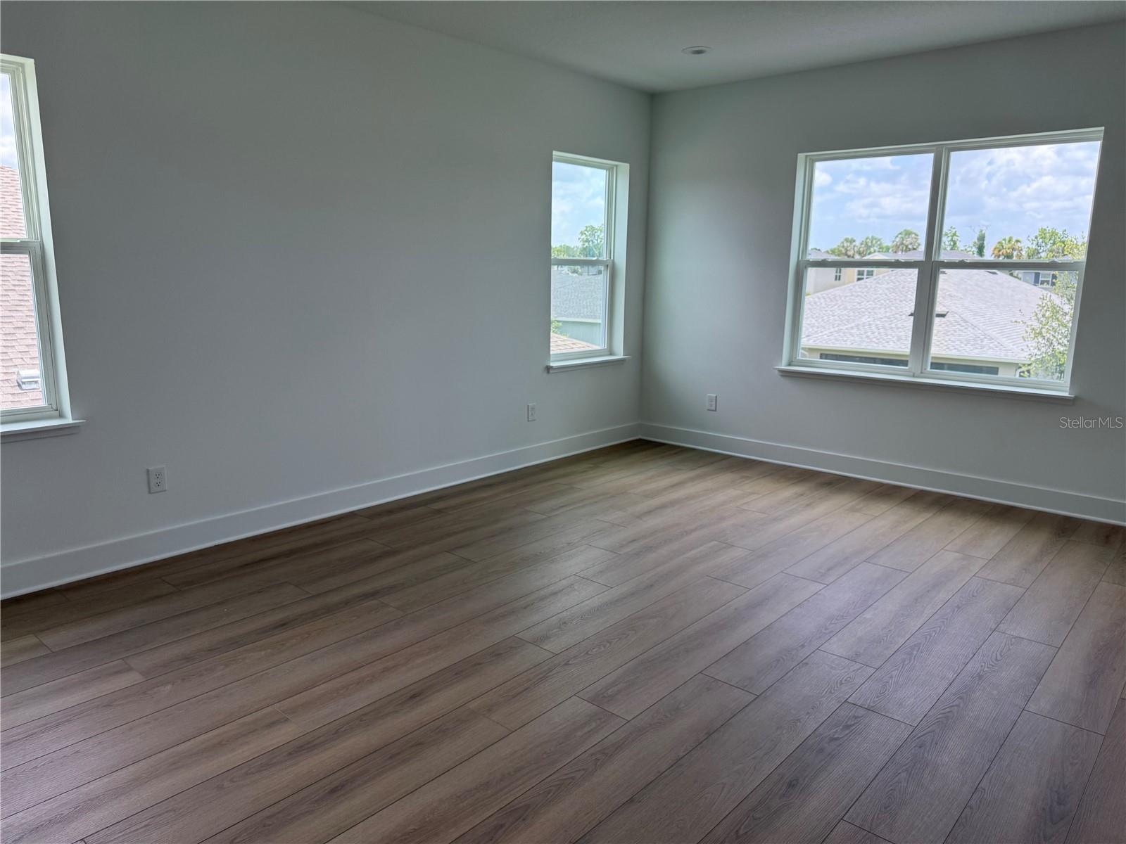 Image 13 of 34 For 1012 Gloryland Court