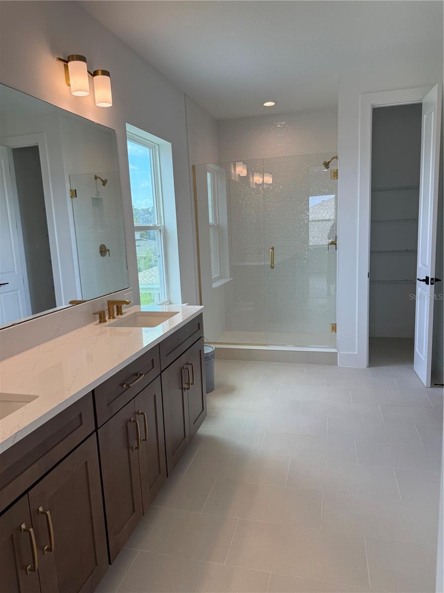 Image 15 of 34 For 1012 Gloryland Court