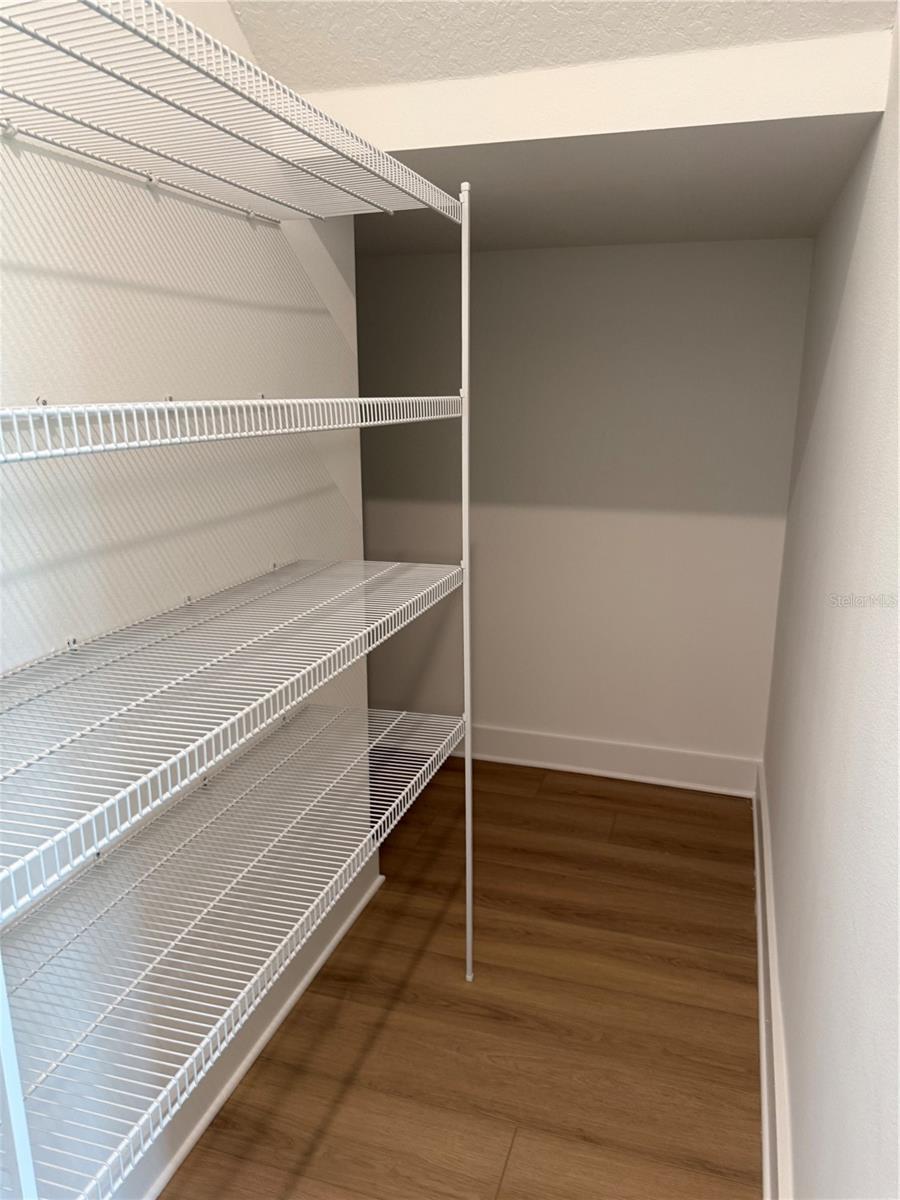 Image 7 of 34 For 1012 Gloryland Court