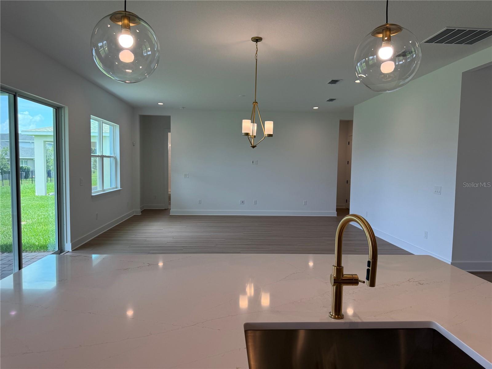 Image 9 of 34 For 1012 Gloryland Court