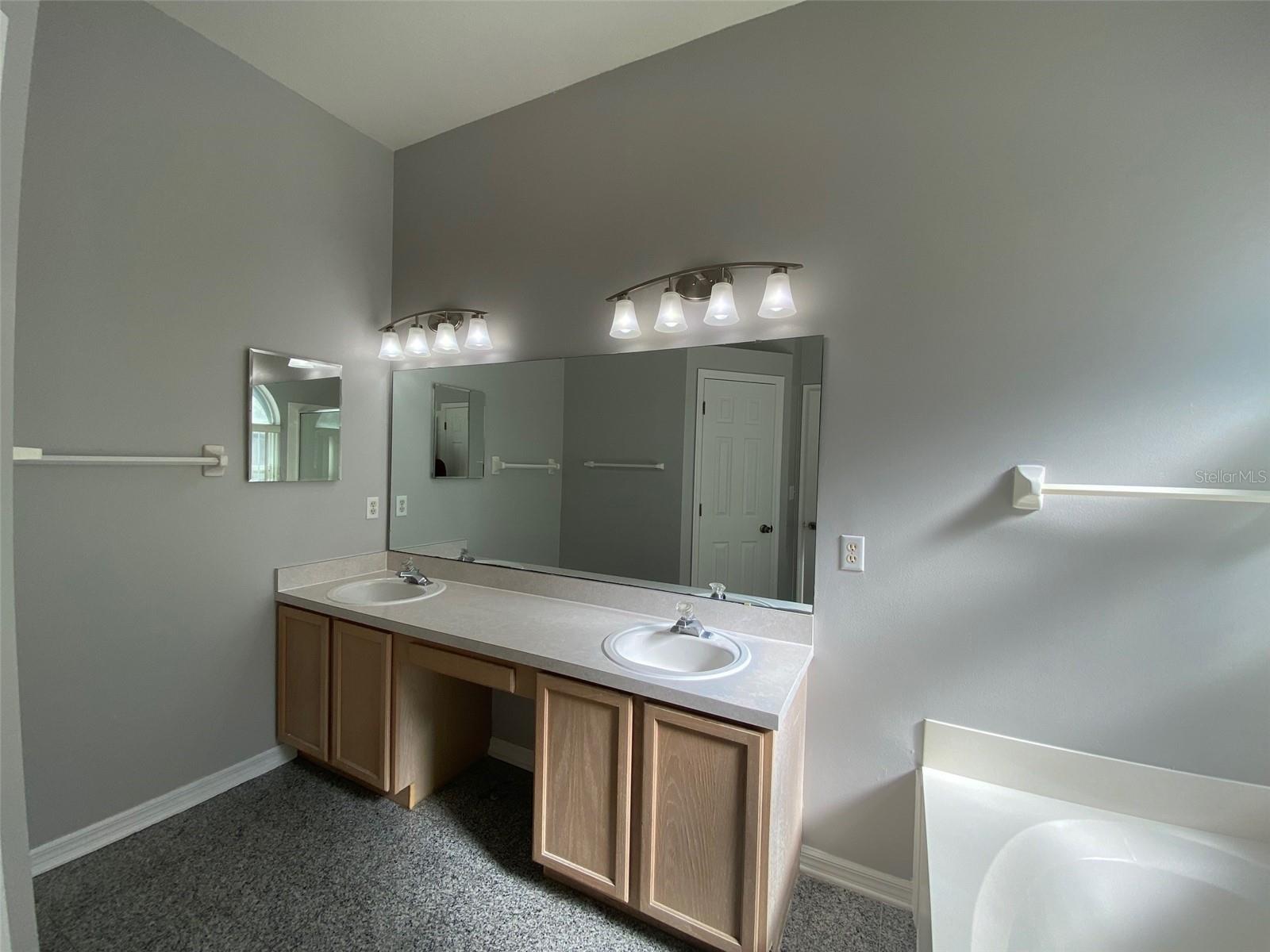 Image 12 of 31 For 805 Magnolia Creek Circle