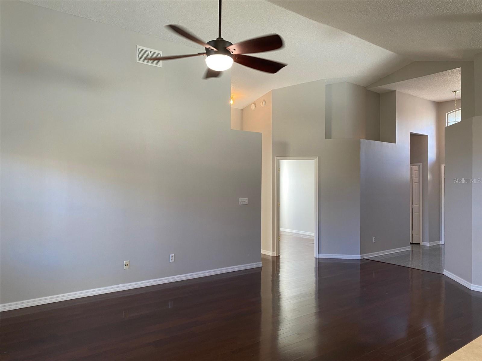 Image 17 of 31 For 805 Magnolia Creek Circle