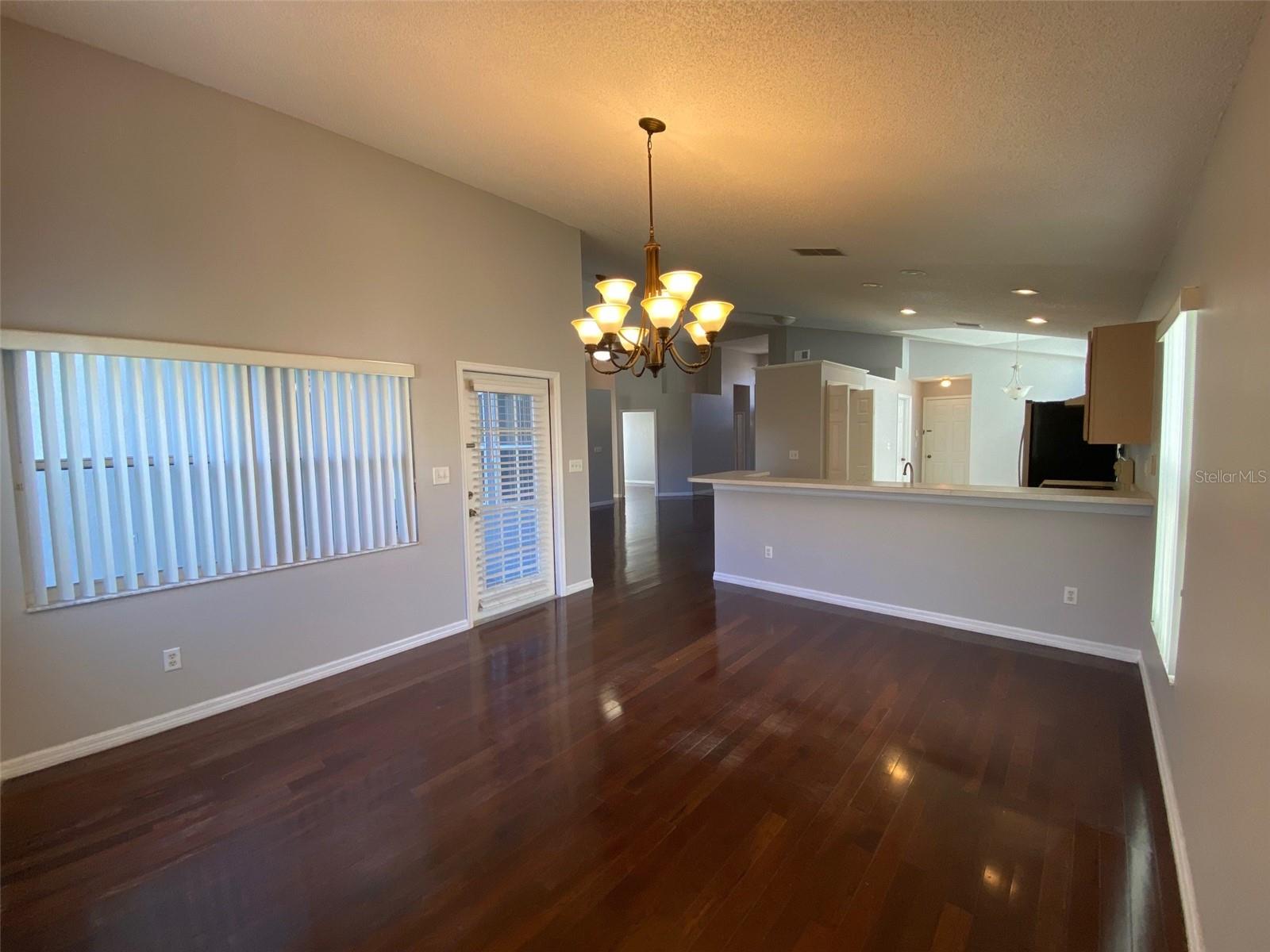 Image 20 of 31 For 805 Magnolia Creek Circle