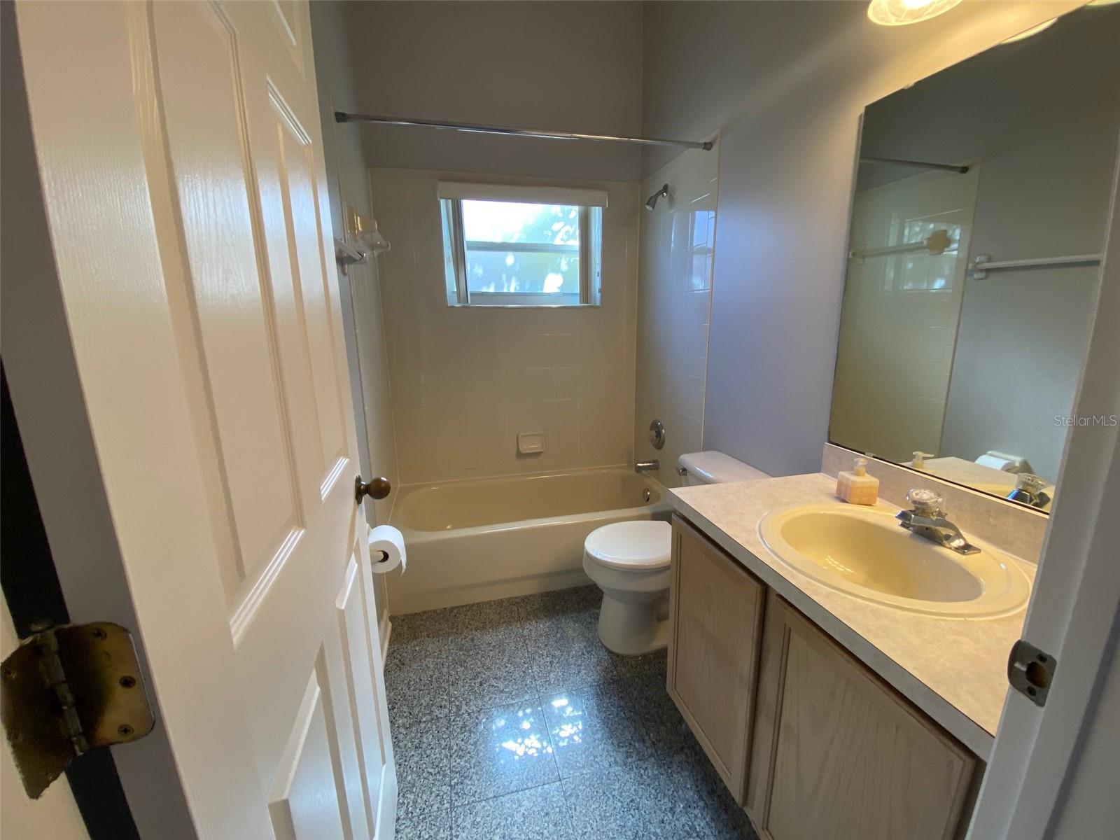 Image 6 of 31 For 805 Magnolia Creek Circle