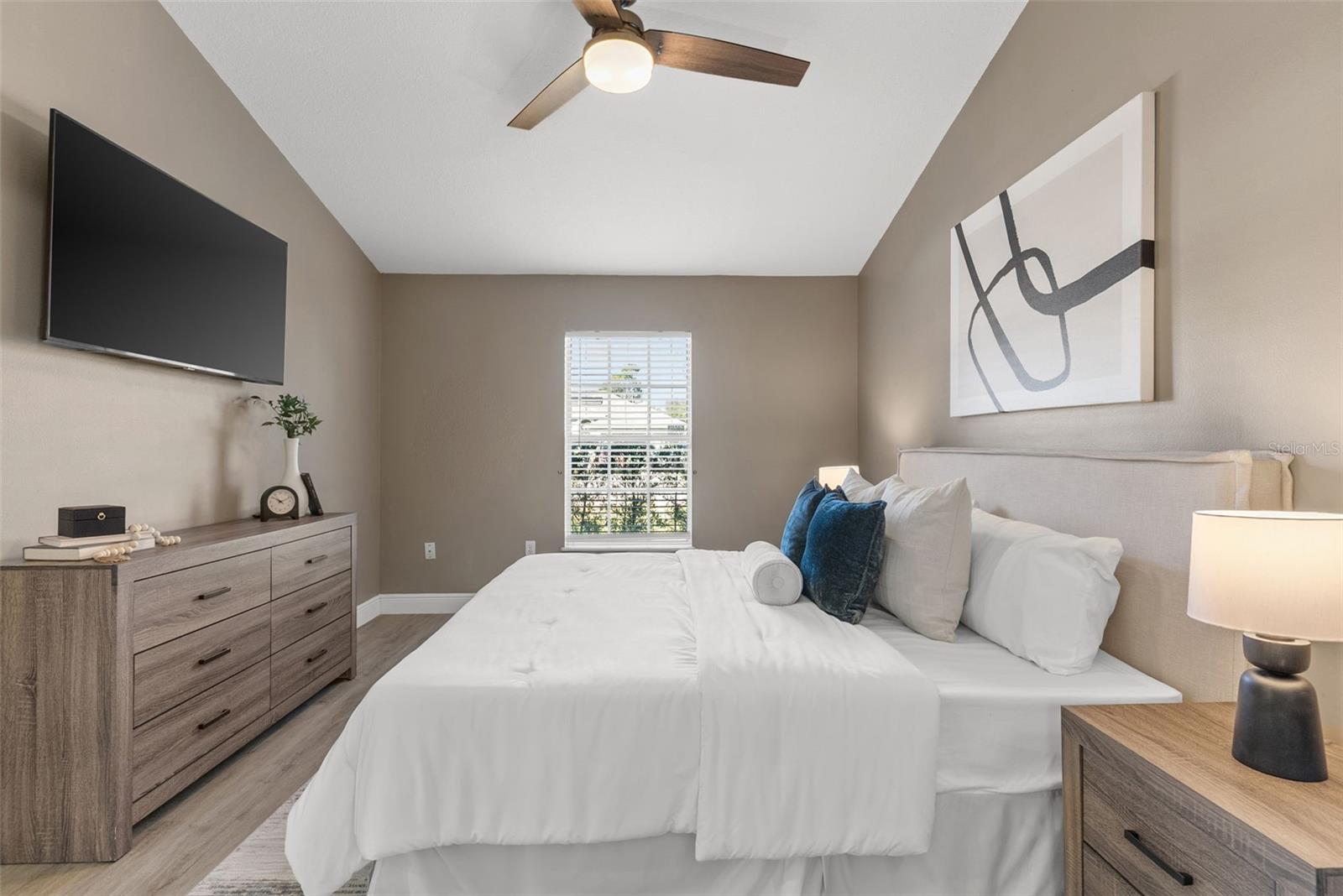 Image 16 of 38 For 2517 Greywall Avenue