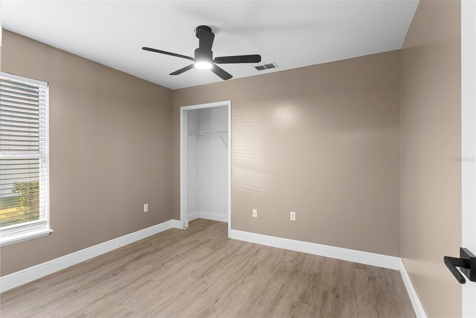 Image 21 of 38 For 2517 Greywall Avenue