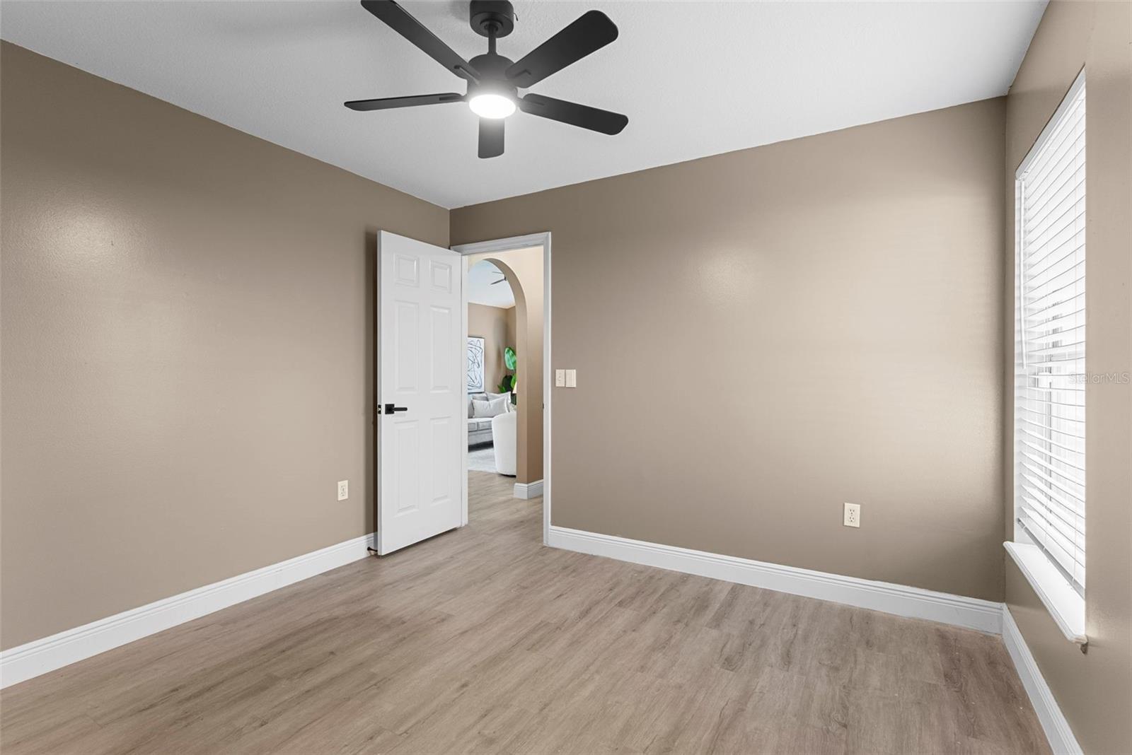 Image 22 of 38 For 2517 Greywall Avenue