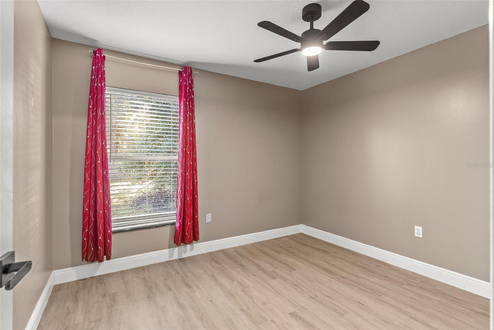 Image 24 of 38 For 2517 Greywall Avenue