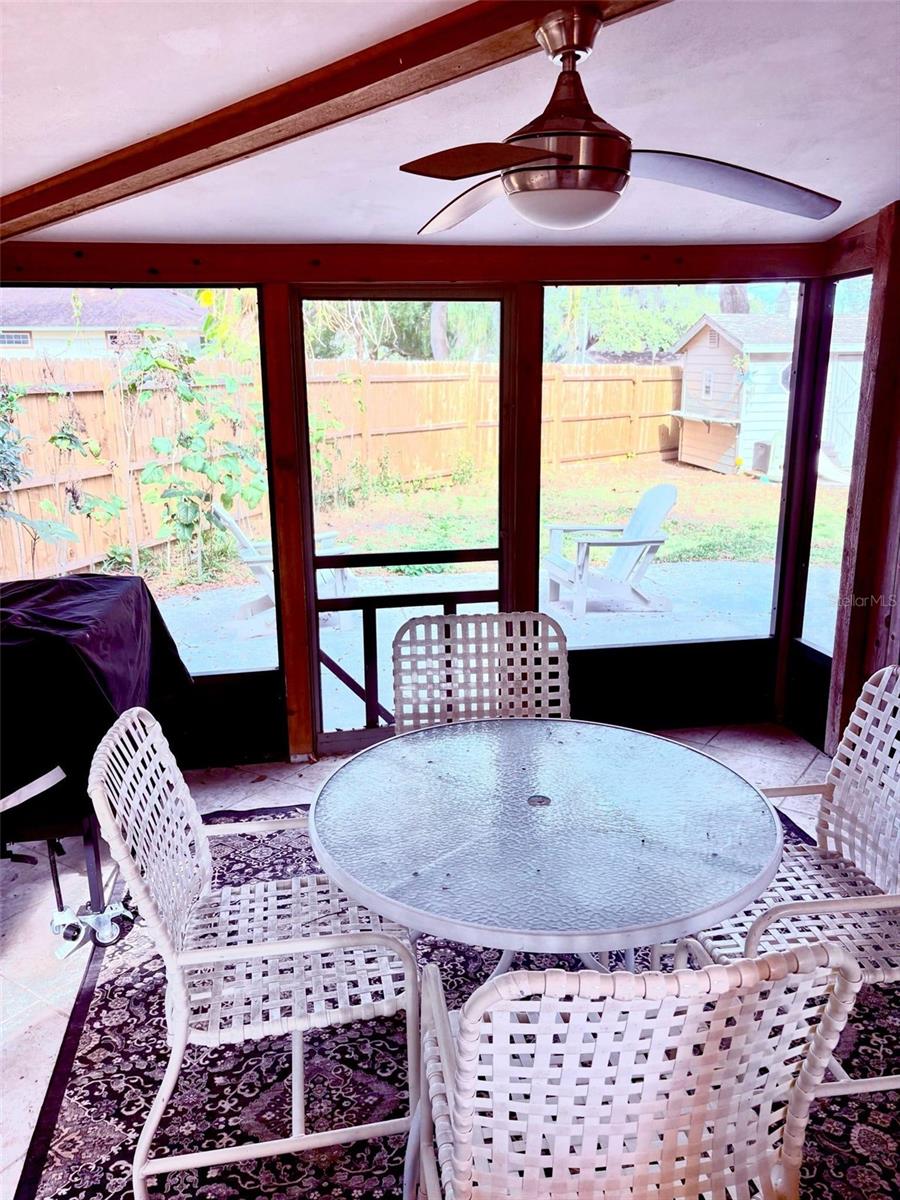 Image 23 of 33 For 3909 Lake Forest Street