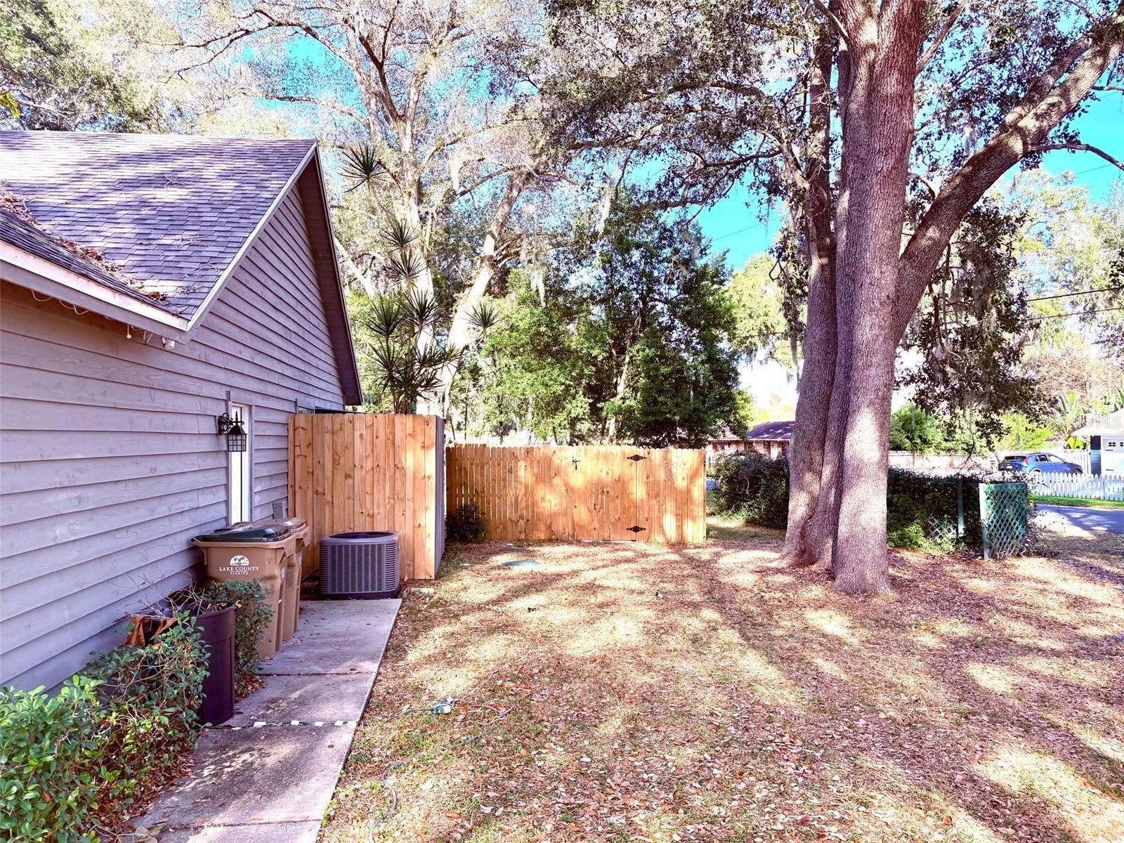 Image 26 of 33 For 3909 Lake Forest Street