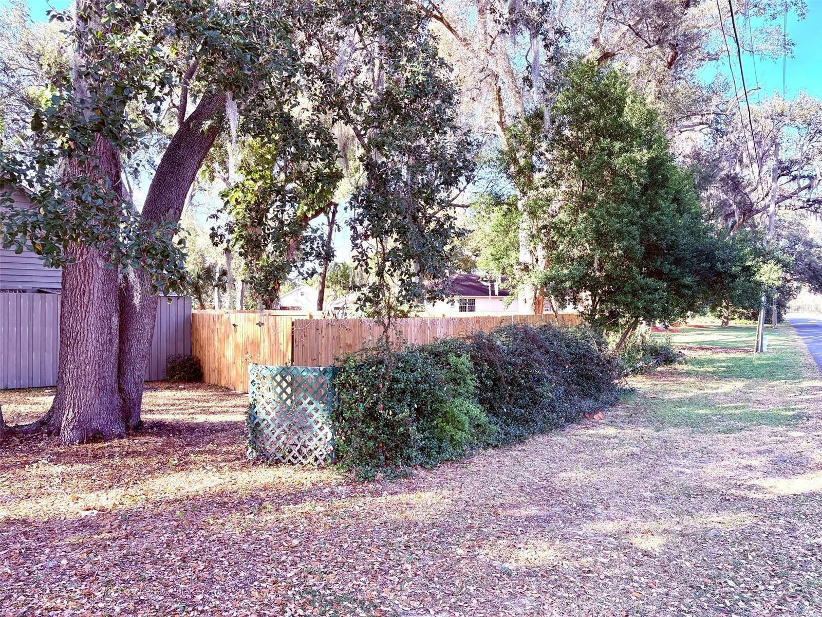 Image 27 of 33 For 3909 Lake Forest Street