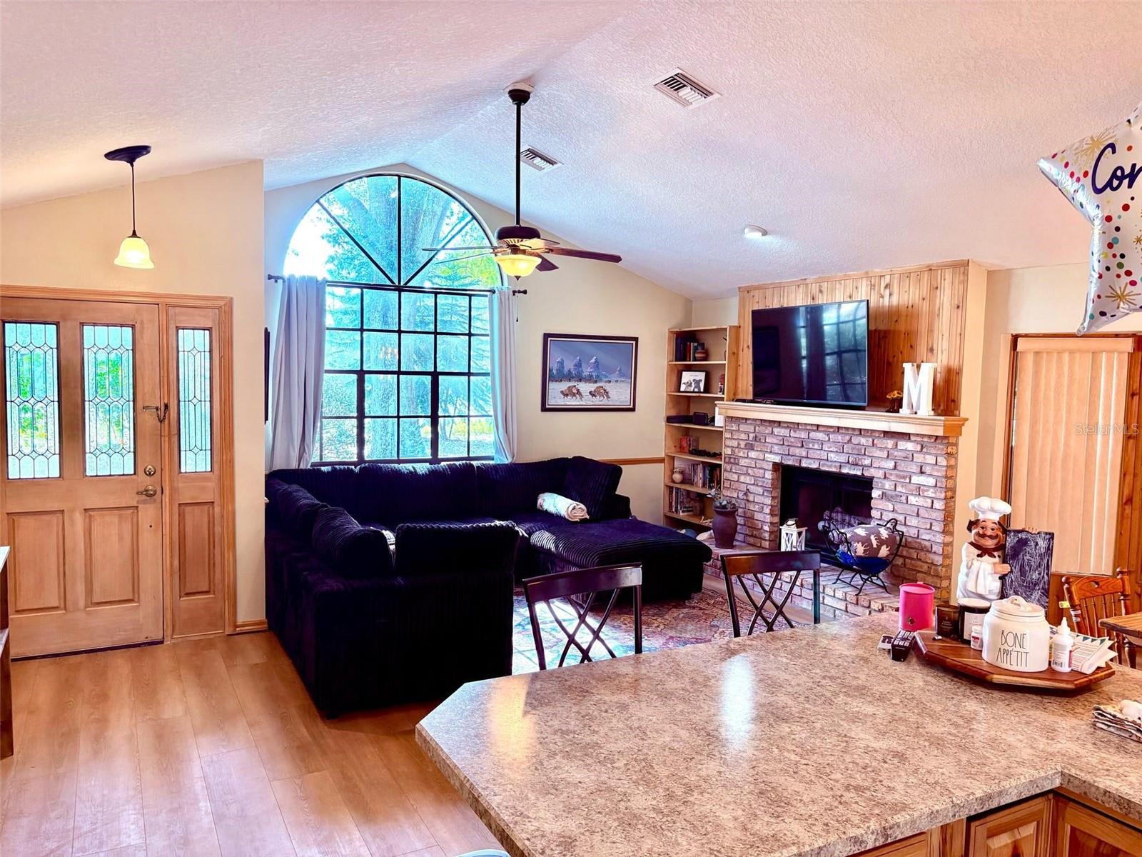 Image 6 of 33 For 3909 Lake Forest Street