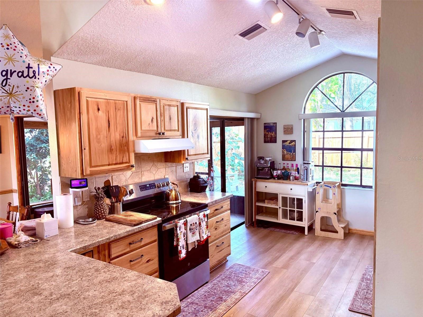 Image 9 of 33 For 3909 Lake Forest Street