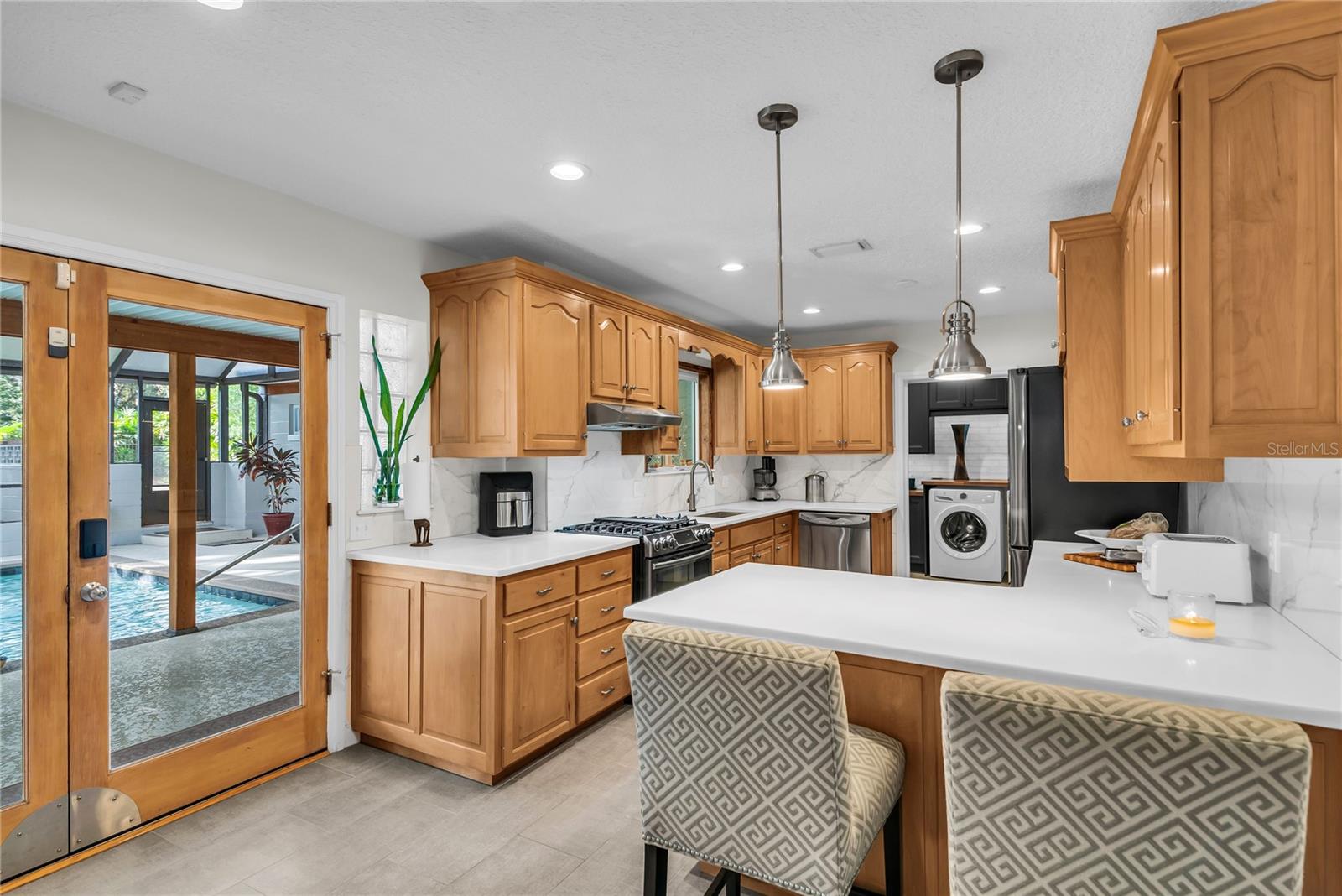 Image 12 of 54 For 854 Edgewater Drive