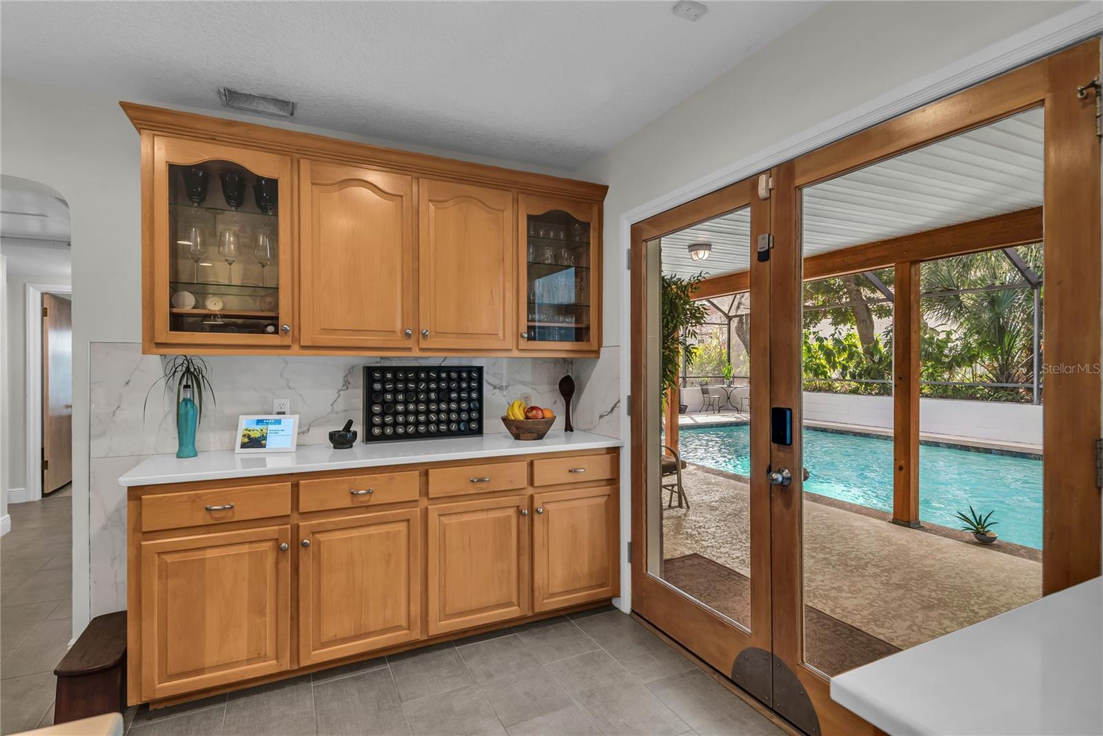 Image 16 of 54 For 854 Edgewater Drive