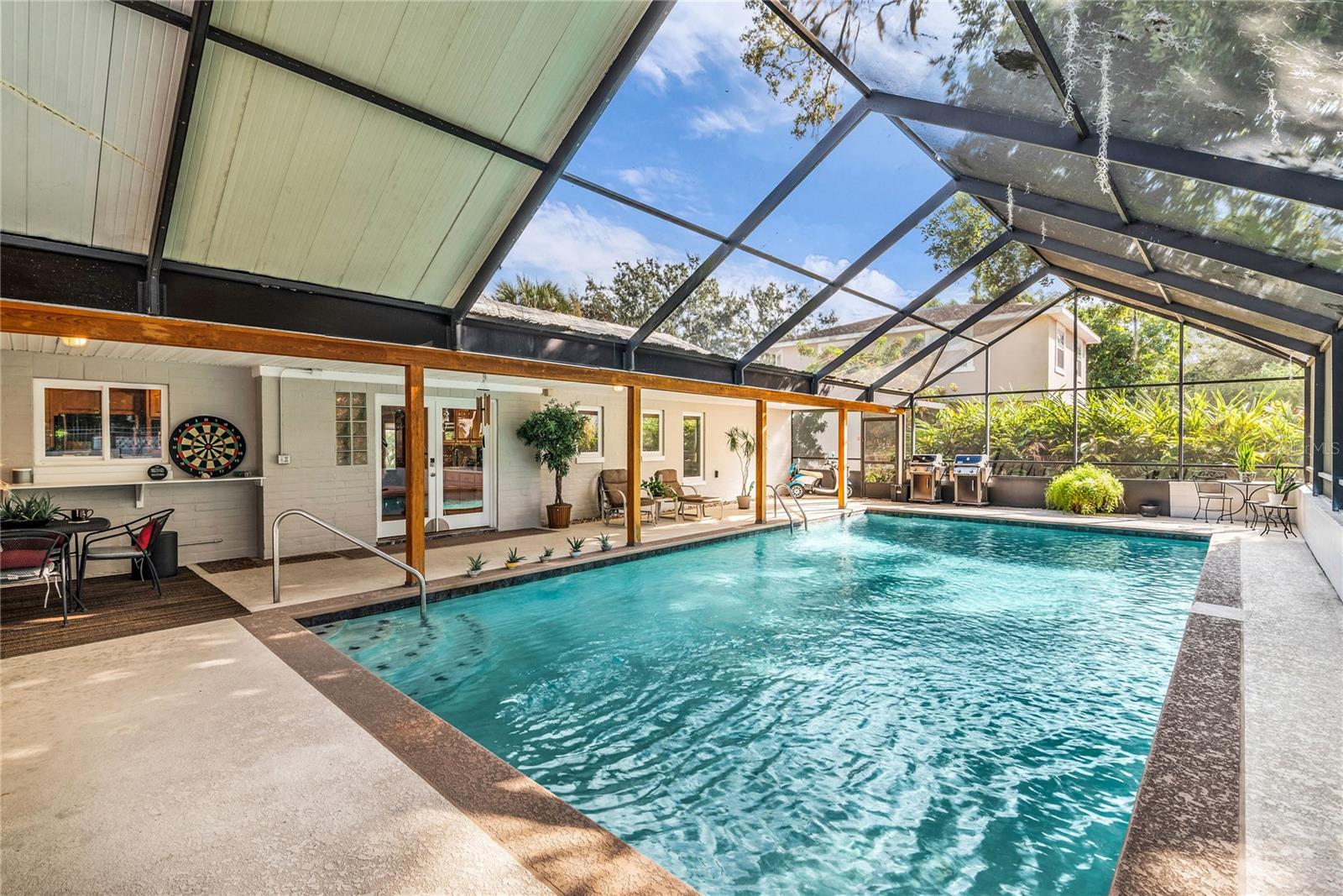 Image 18 of 54 For 854 Edgewater Drive