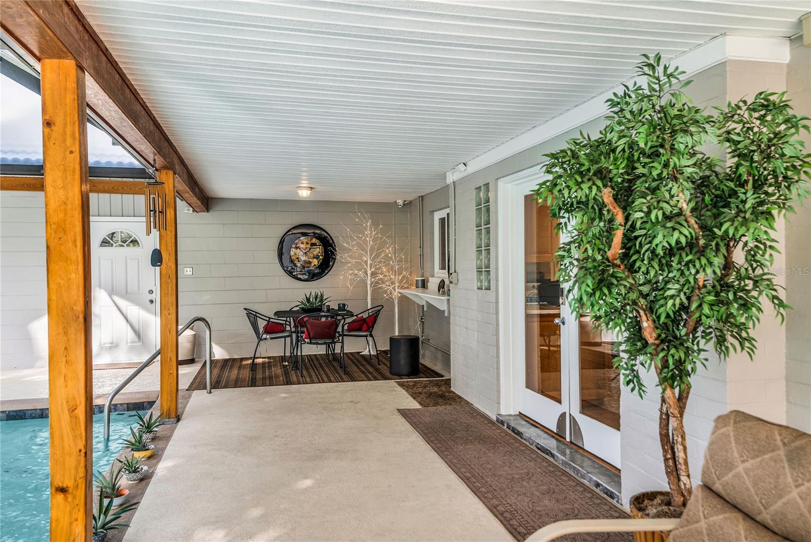 Image 21 of 54 For 854 Edgewater Drive