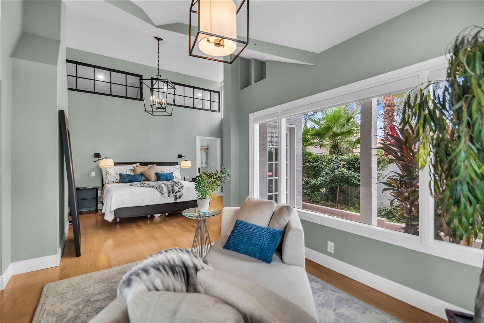 Image 23 of 54 For 854 Edgewater Drive