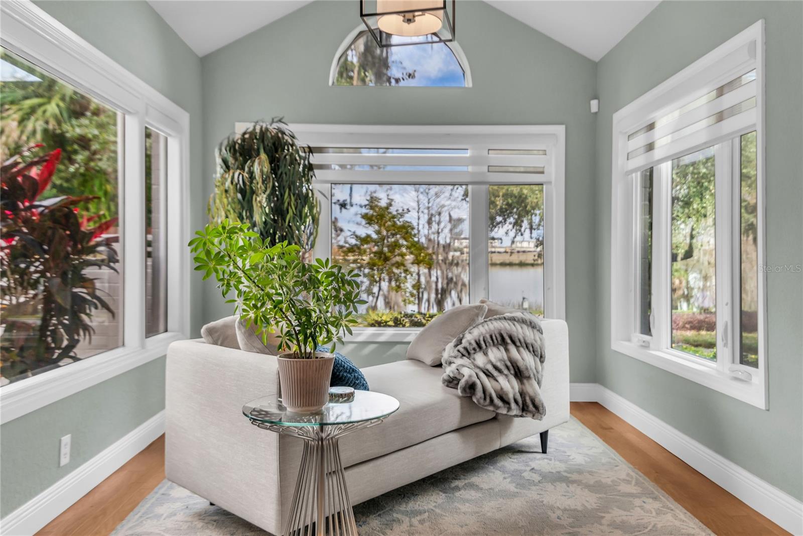 Image 25 of 54 For 854 Edgewater Drive