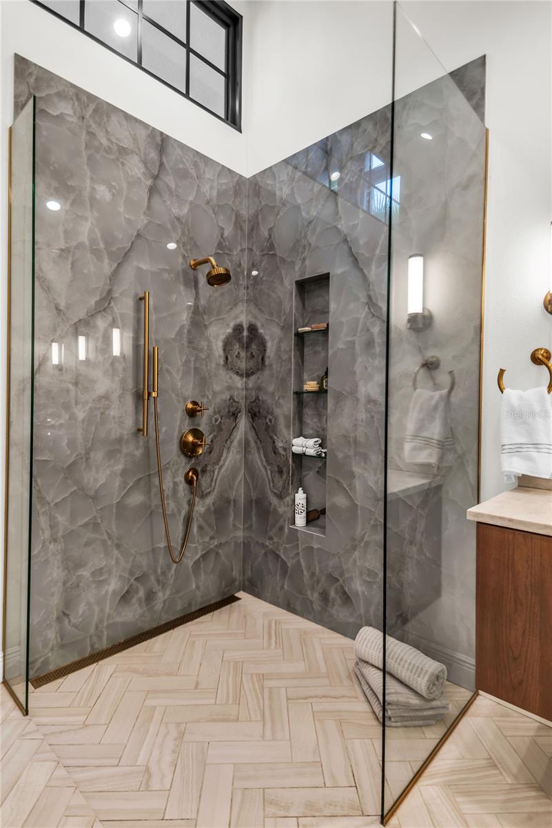 Image 30 of 54 For 854 Edgewater Drive