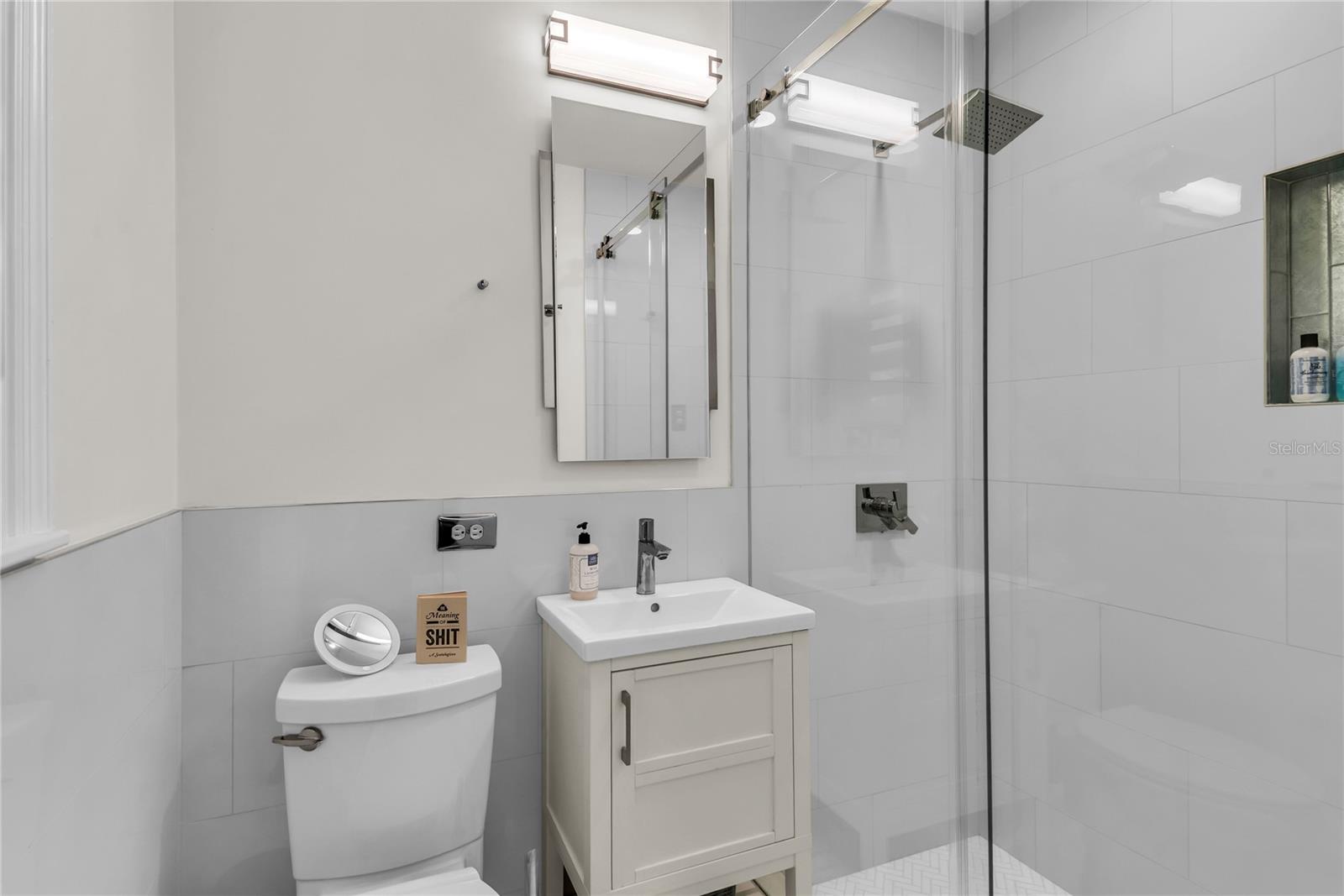 Image 36 of 54 For 854 Edgewater Drive