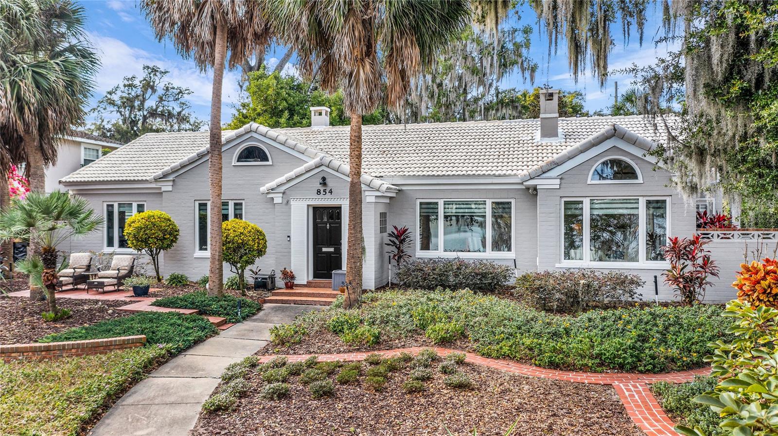 Image 5 of 54 For 854 Edgewater Drive