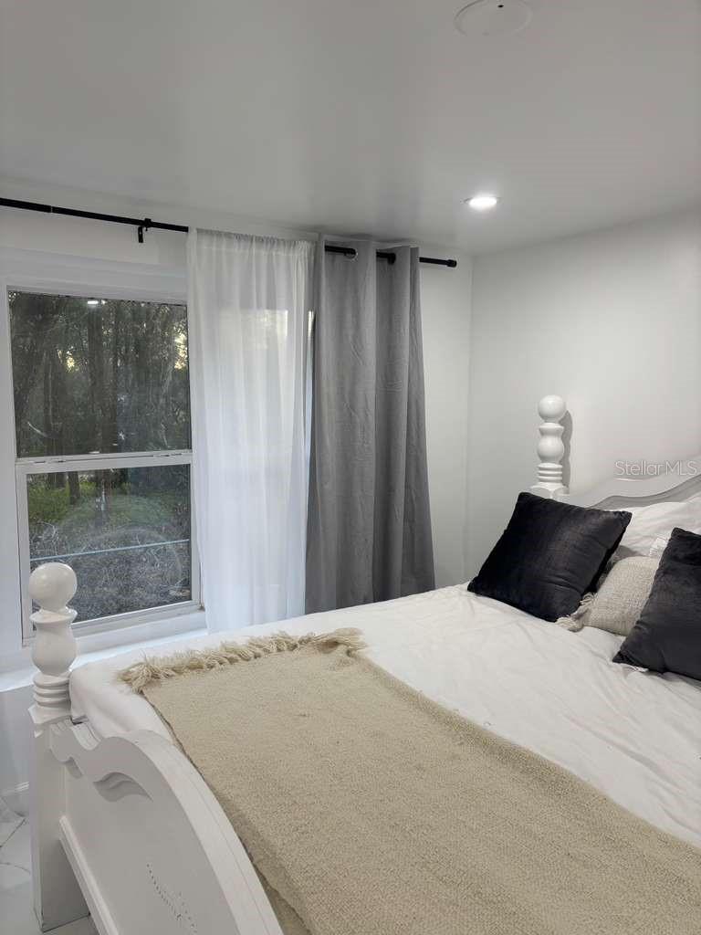 Image 14 of 17 For 5851 162 Terrace