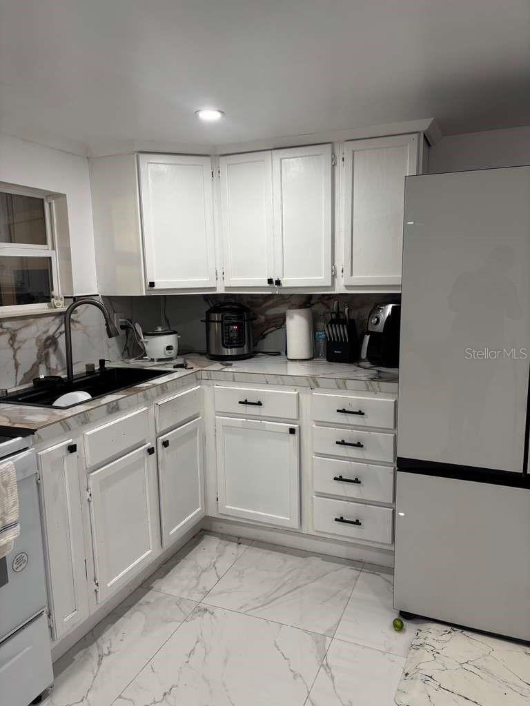 Image 7 of 17 For 5851 162 Terrace