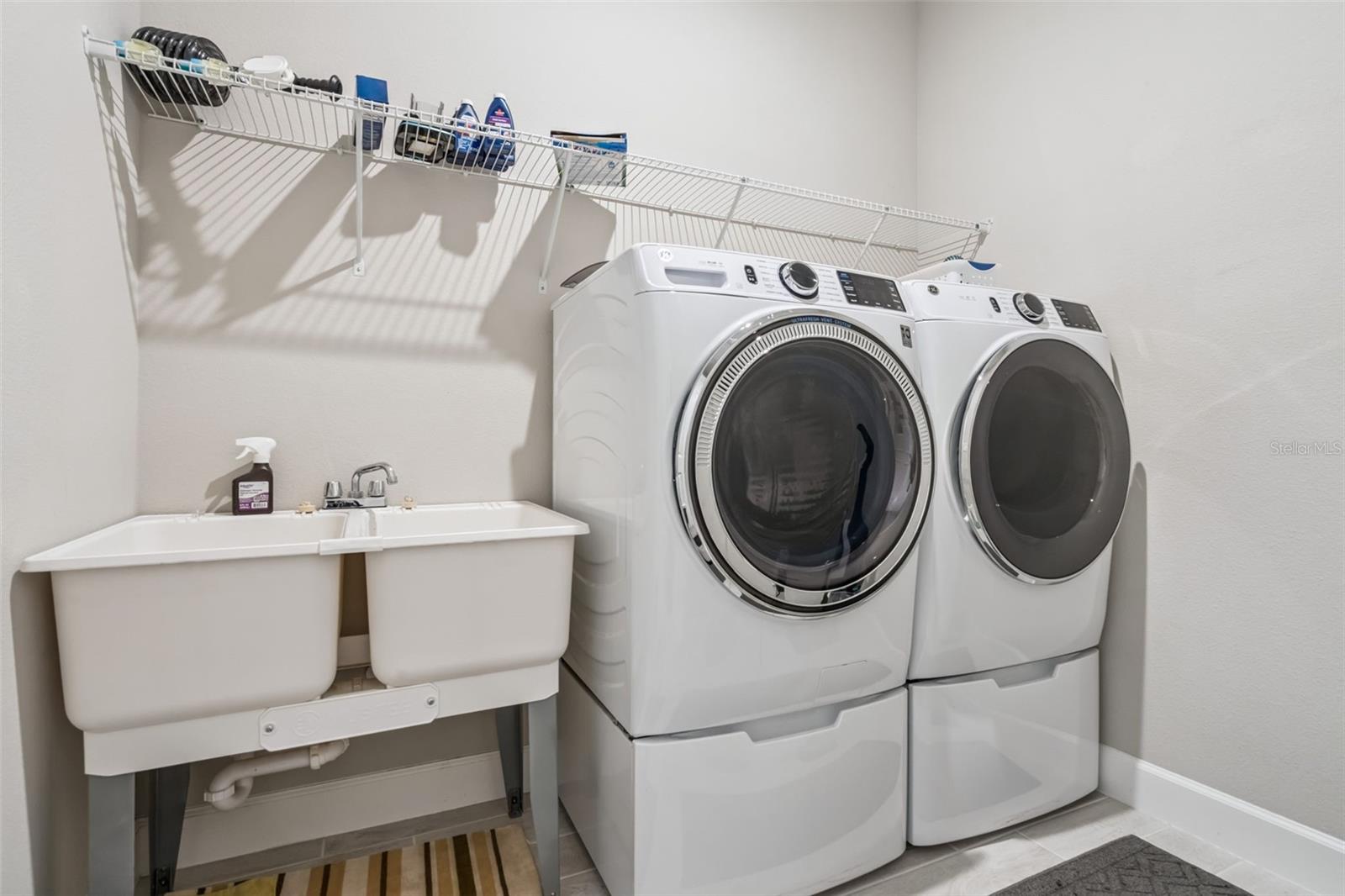 Image 44 of 63 For 3351 Current Avenue