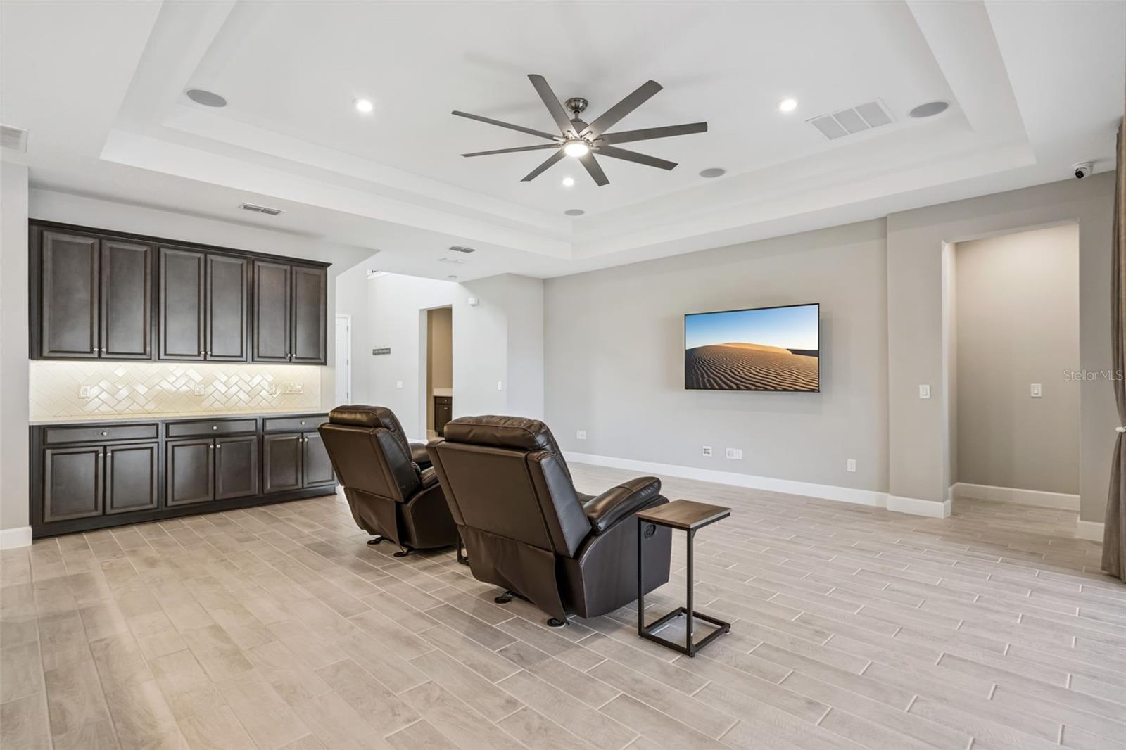 Image 9 of 63 For 3351 Current Avenue