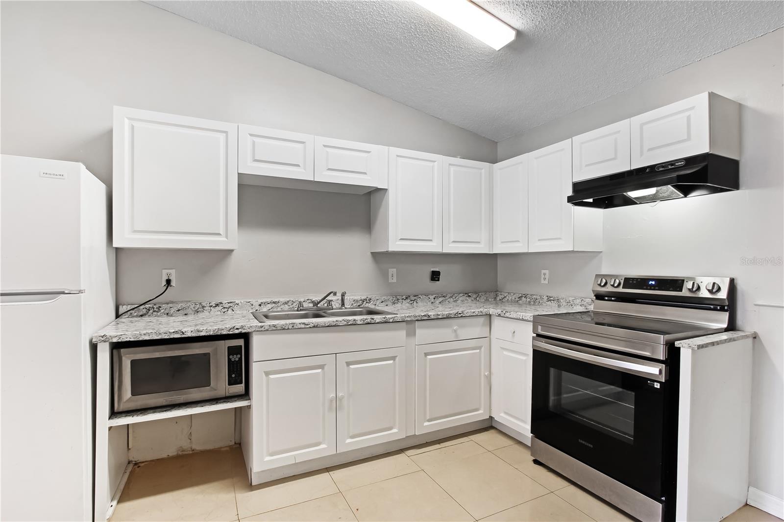 Image 16 of 18 For 3802 Shady Grove Circle