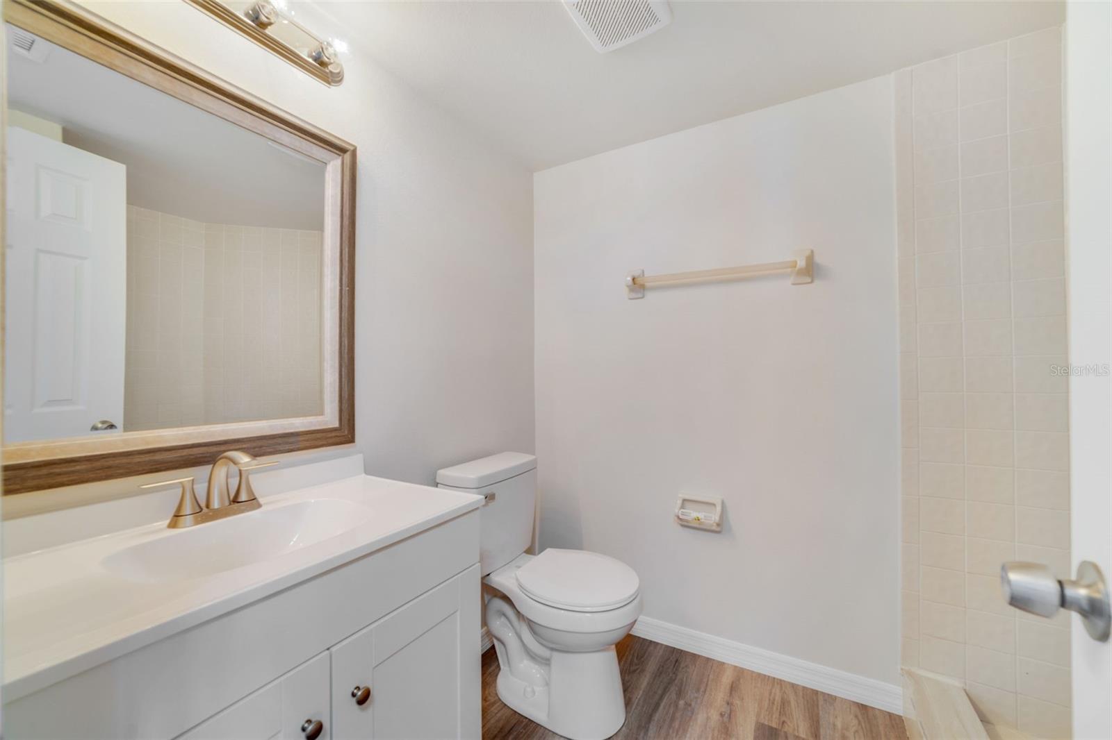 Image 12 of 16 For 3908 Atrium Drive L5