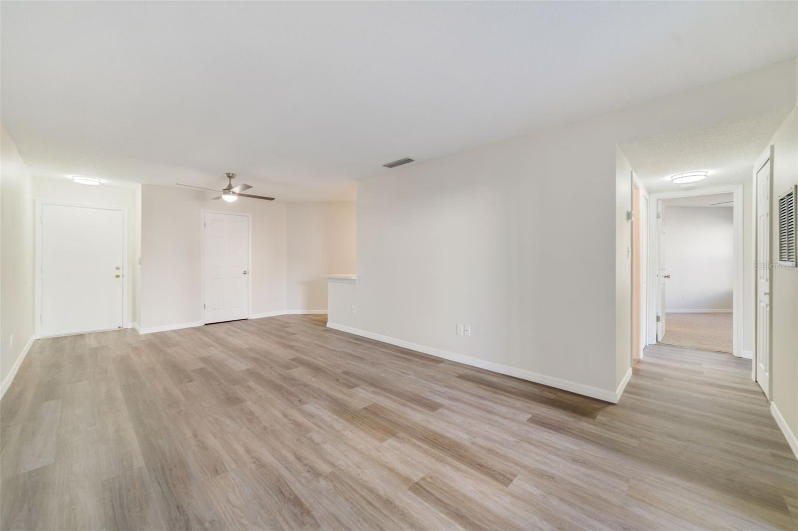 Image 4 of 16 For 3908 Atrium Drive L5