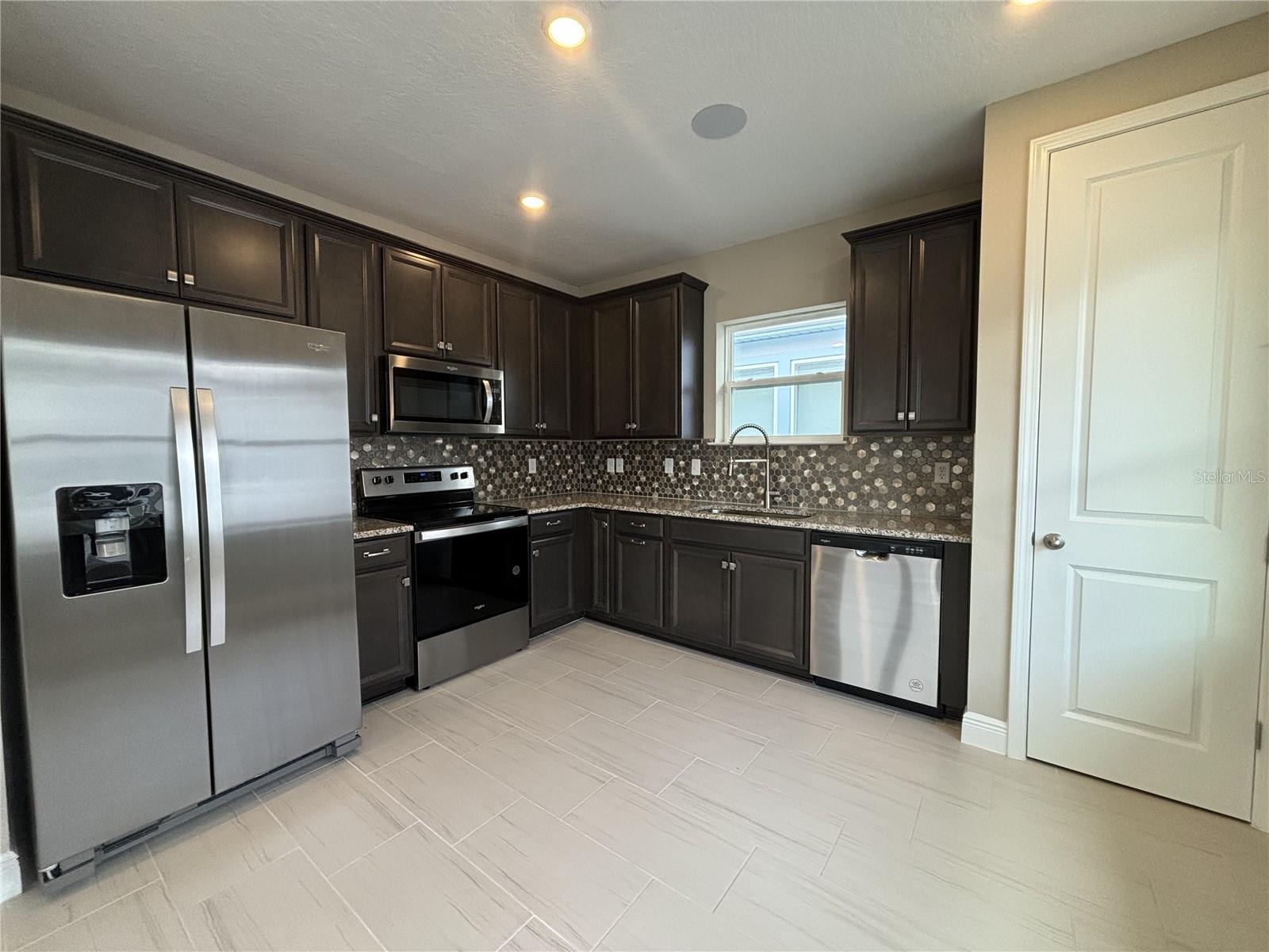 Image 6 of 12 For 13177 Markowitz Alley