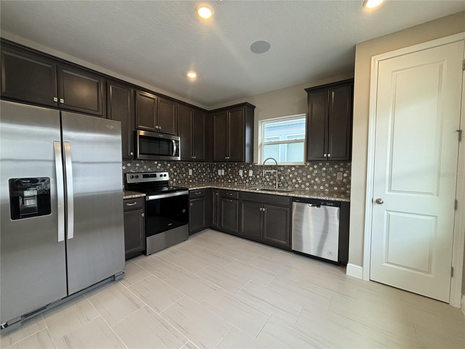 Image 7 of 12 For 13177 Markowitz Alley