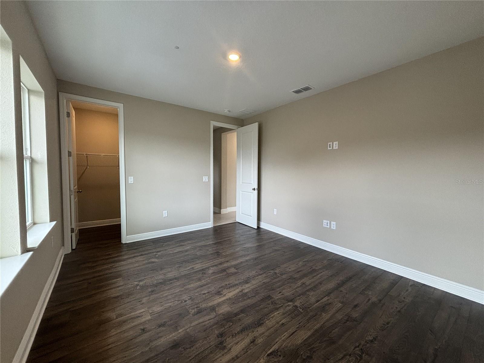 Image 9 of 12 For 13177 Markowitz Alley