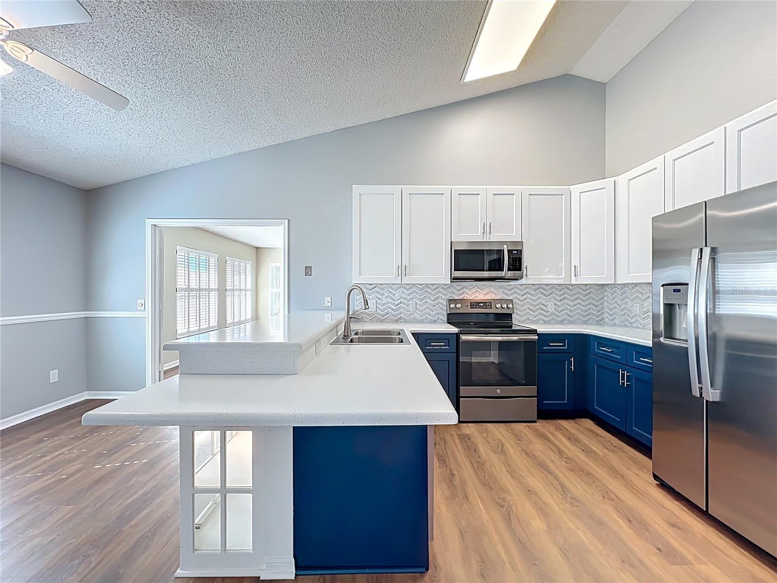 Image 12 of 43 For 630 Via Milano